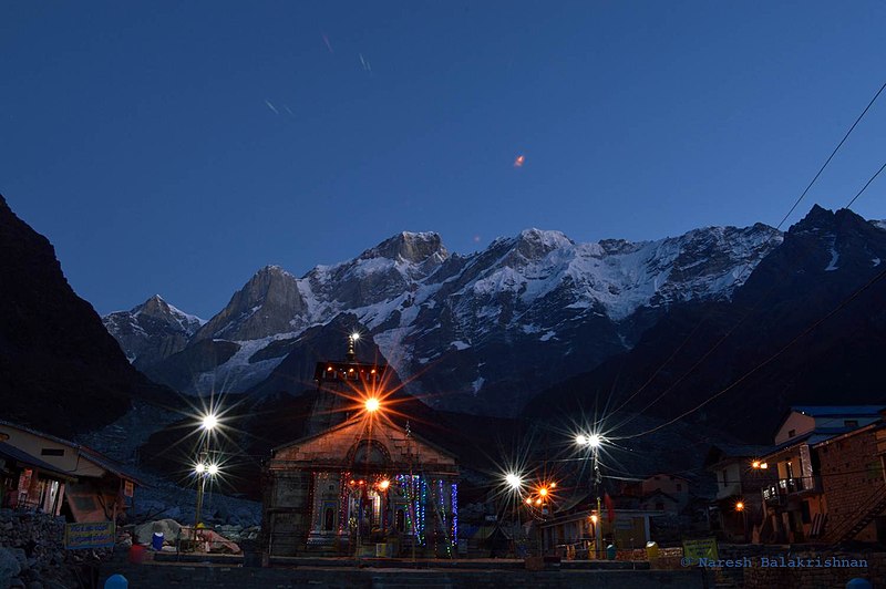 File:Kedarnath Temple at Dawn - OCT 2014.jpg