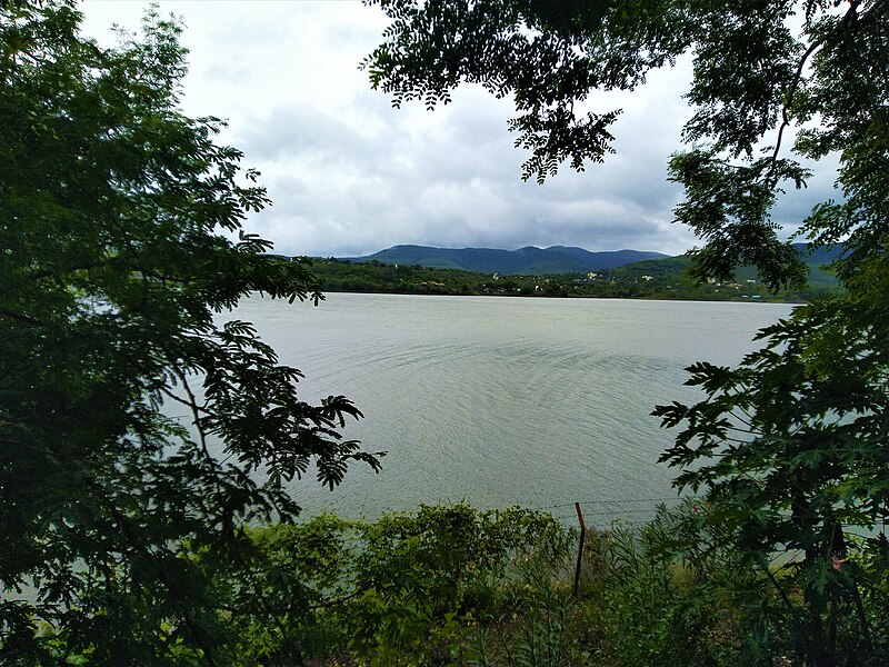 File:Khadkwasla backwaters view from Zapurza Museum of Art & Culture, Kudje.jpg