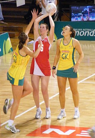 <span class="mw-page-title-main">Louisa Brownfield</span> England netball international (born 1984)