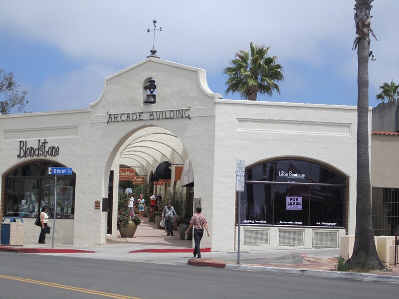 File:La Jolla, arcade building (4881130934).jpg