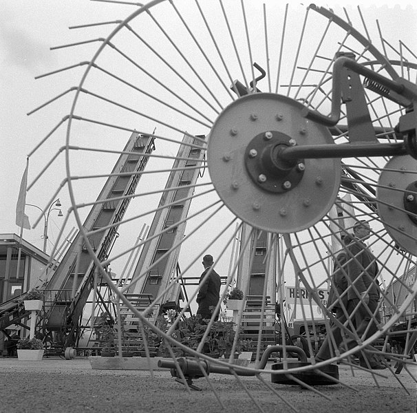 File:Landbouwtentoonstelling in Utrecht, opnamen van machines, Bestanddeelnr 908-7102.jpg