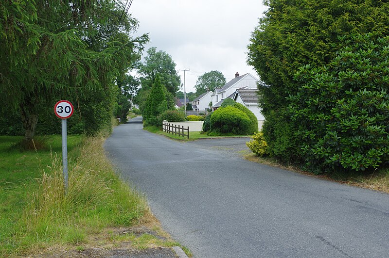 File:Lane to Croes-lan - geograph.org.uk - 6225826.jpg