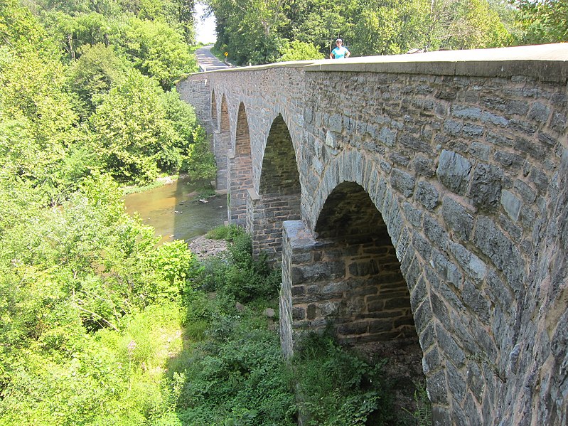 File:Legore Stone Bridge - panoramio.jpg