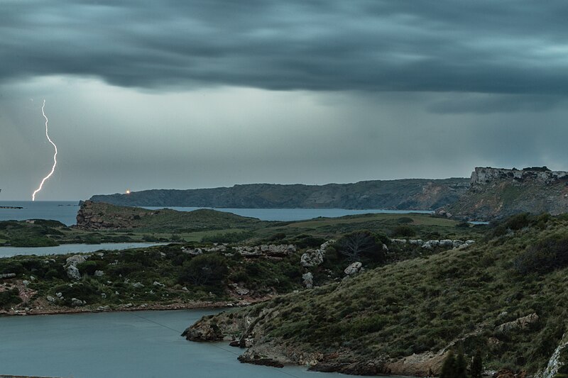 File:Lightning strikes Minorca (16276875489).jpg