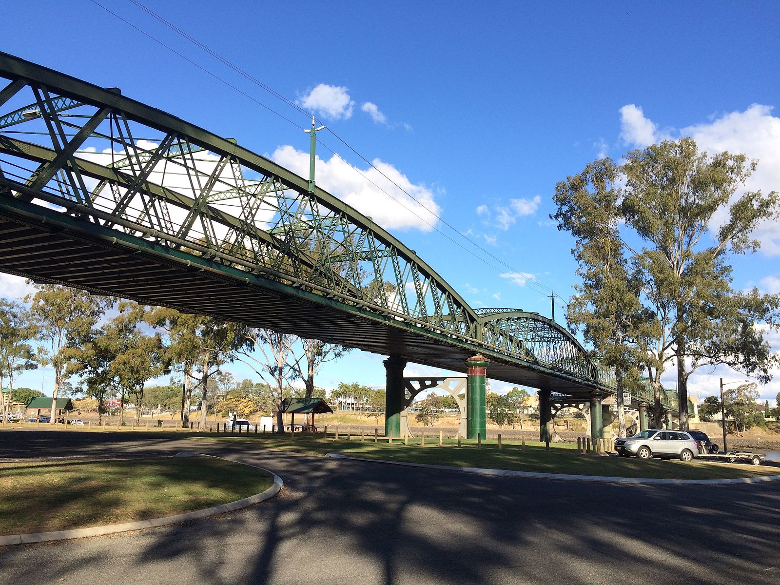 Норт под. Бундаберг Австралия. Bundaberg North, Queensland. Город Бандаберг. Железнодорожный мост в Северном Квинс.