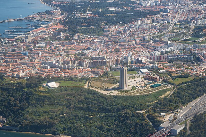 File:Lisbon from above (34172228243).jpg