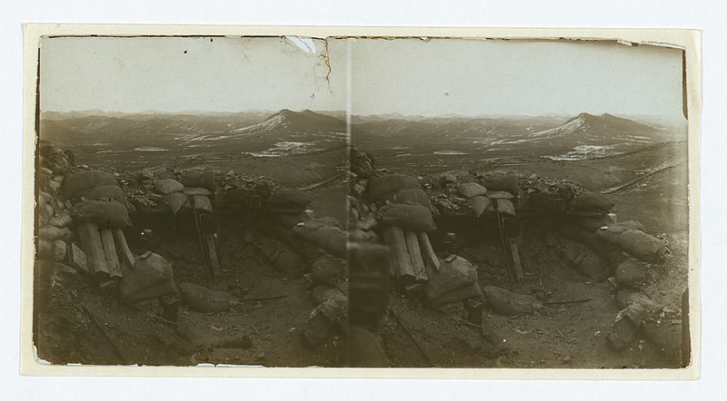 File:Looking from the Russian trenches over Fort No. 2 to Taikozan during the siege - Port Arthur LCCN2005678616.jpg