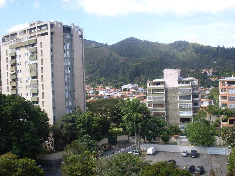 File:Los Pinos 2013 012.JPG