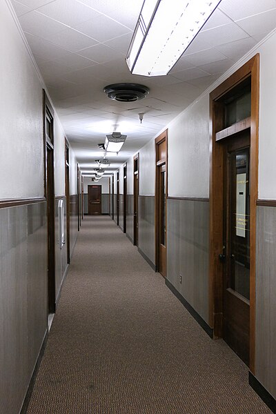 File:Luhrs Tower Hallway.jpg