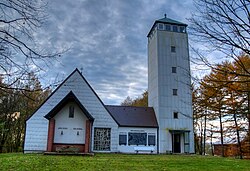 Mähring St. Anna-Kirche mit Aussichtsturm.jpg