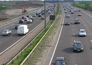 M25 motorway 2004-04-25.jpg