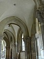 Väänlamotiividega kuup-karikkapiteelid Magdeburgi toomkiriku kooriümbriskäigus