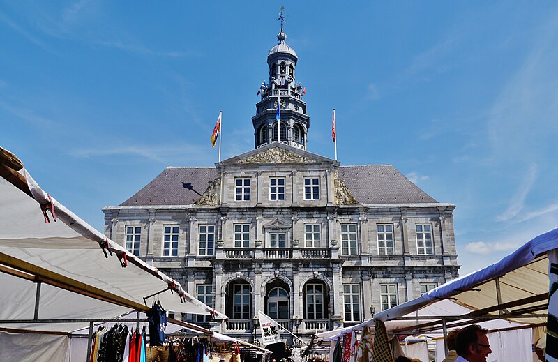 File:Maastricht Rathaus 1.jpg