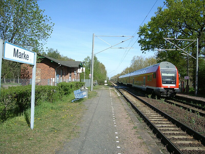 File:Marke (Anhalt),der Bahnhof.jpg