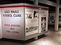 Painel que conta a história do clube, no segundo andar do Memorial