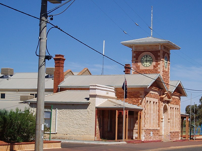 File:Menzies WA Town Hall.jpg