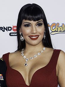 Mercedes Carrera and date at AVN Awards 2016 (26398735690) (cropped).jpg