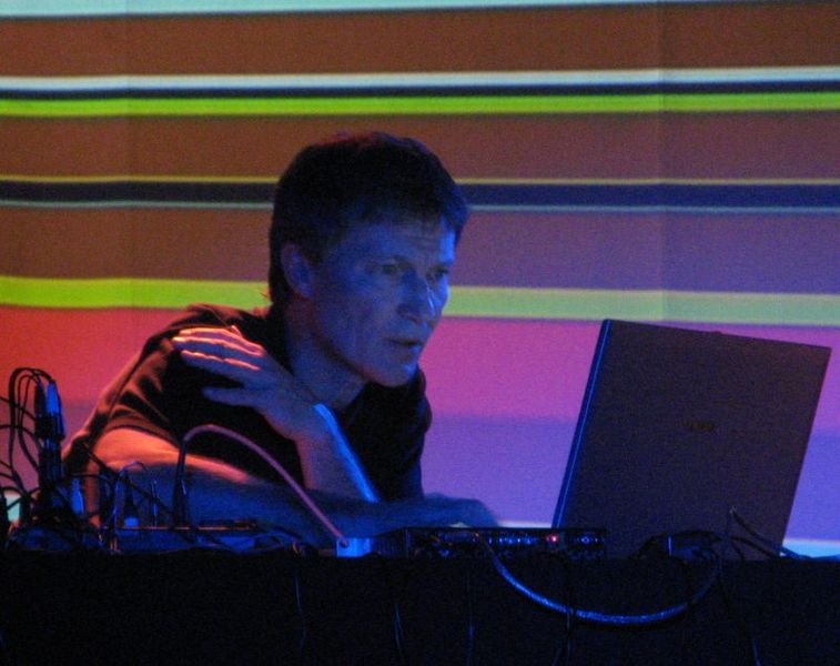 File:Michael rother 2007-11-14 live2.jpg