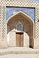 Une cellule (côté cour principale) de la médersa Mohammed Rahim Khan à Khiva.