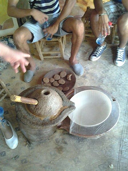 File:Moroccan traditional hand mill.jpg