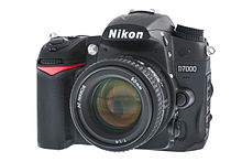 Description de l'image Nikon D7000 Digital SLR Camera 04.jpg.