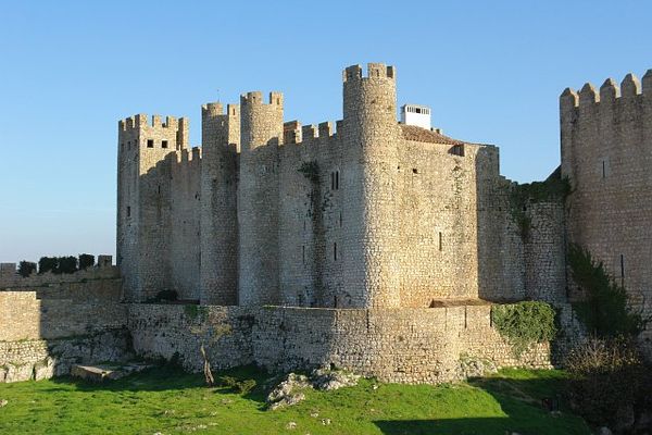 Óbidos castle, given to Beatrice by her son Peter I of Portugal