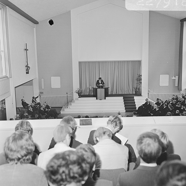 File:Opening academisch jaar V.U. Amsterdam openbare zitting van senaat van de V.U., Bestanddeelnr 922-7918.jpg