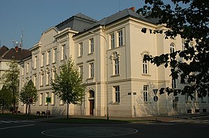 Ostrava dekanat PrF OU 20080426.jpg