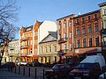 Polski: Rynek, pierzeja wschodnia English: Town Square, east side