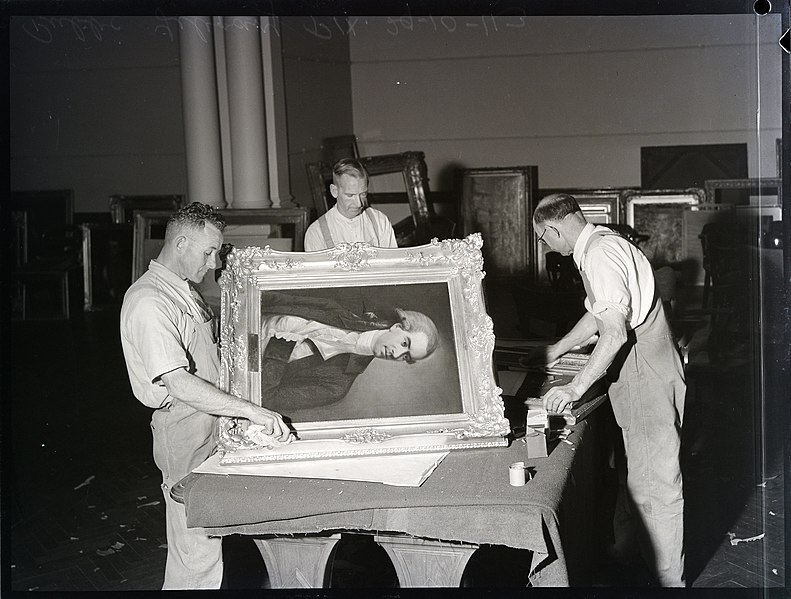 File:Painting conservators, Mitchell Building.jpg