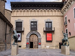 Palacio de los Condes de Argillo-Zaragoza - P8156132.jpg