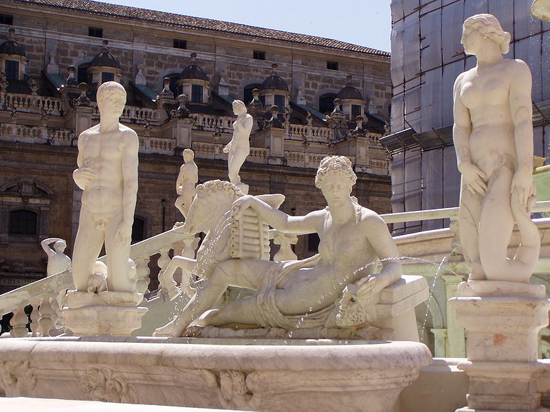 File:Palermo piazza pretoria.jpg