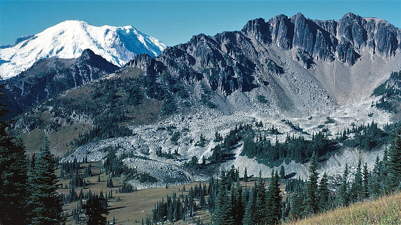 File:Palisades Peak and Rainier.jpg