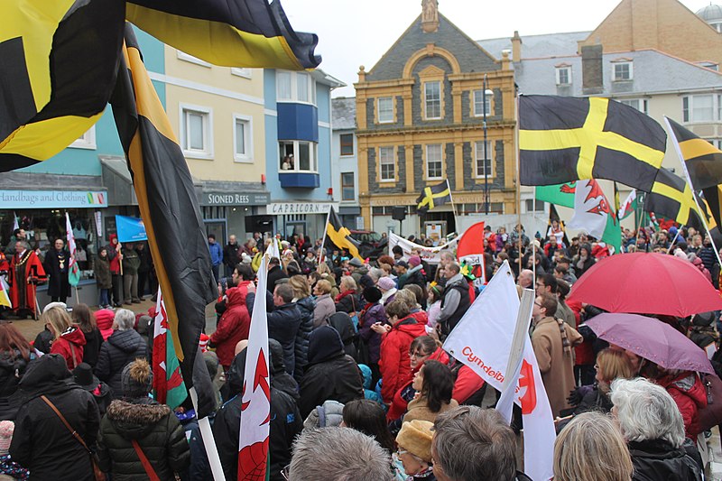 File:Pared Dewi Sant St David's Day Parade Aberystwyth Ceredigion Cymru Wales 2017 15.jpg