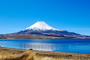 Volcán Parinacota: Estratovolcán en el norte de Chile y el suroeste de Bolivia