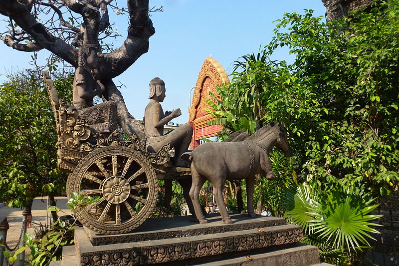 File:Phnom Penh, Wat Ounalom, (8).jpg