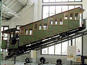 Die Dampftriebwagen Bhm 1/2 der Pilatusbahn sind eine Sonder­konstruktion für das Zahn­stangen­system Locher (1886)