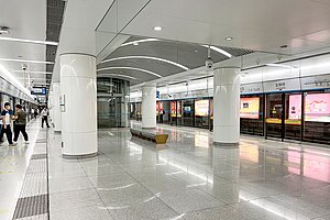 金獅橋站站台（2024年5月）