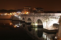 Pont de Tibère, Rimini, Italie. Image 01.jpg