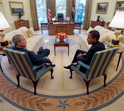De presidenten George W. Bush en Barack Obama in de Oval Office