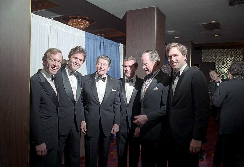 File:President Ronald Reagan with George H. W. Bush, George W. Bush, Jeb Bush, Neil Bush, and Marvin Bush.jpg