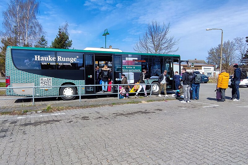 File:RB 12 bus, Rövershagen (IMG 20230410 125144).jpg