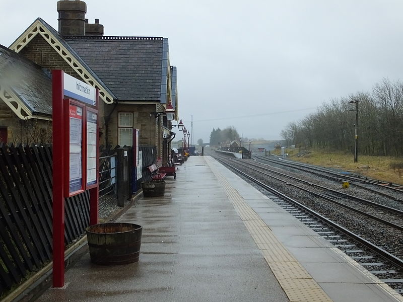 File:Ribblehead southbound 7845.JPG