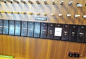 Saarbrücken, St. Michael, Späth-Orgel, Registerwippen 2022 (1).jpg