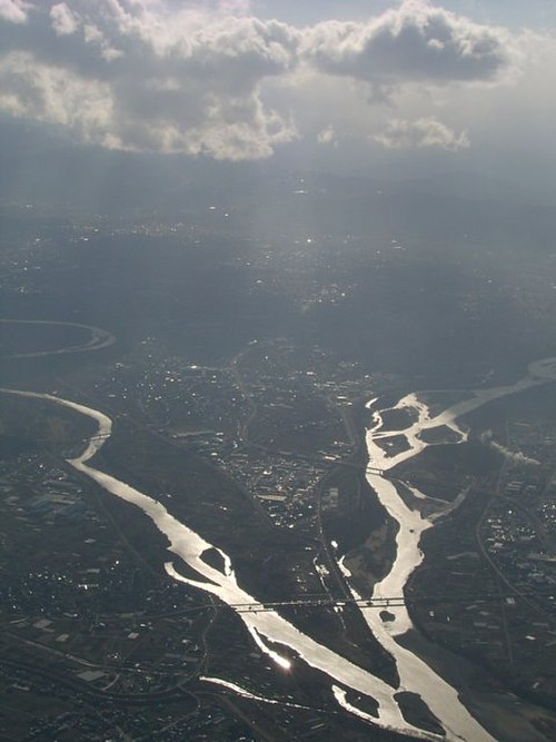 Kawanakajima (center) is where the Sai River (right) joins the Chikuma River (left).