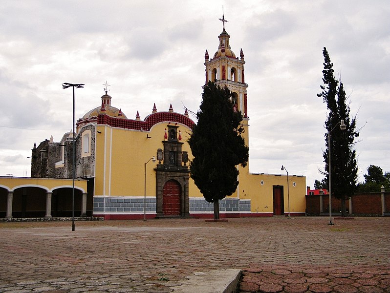 File:Saint James the Greater Church, Santiago Mixquitla, San Pedro Cholula City, Puebla State, Mexico 02.jpg