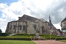 File:Saint_Pourcain_-_abside_de_l'église.JPG