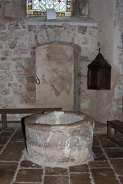 File:Sainte Eulalie de Cernon-Fonts baptismaux-20130515.jpg