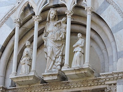 Tabernacle sur la façade.