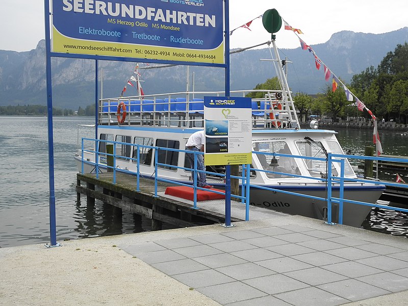 File:Schifffahrtsdienst - panoramio.jpg